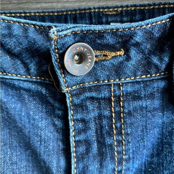 DKNY Women Straight Leg Blue Jean Size 6 - Picture 6 of 8